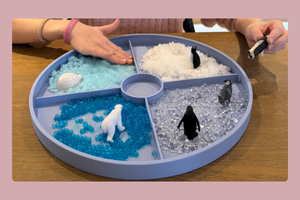 Winterse Sferen ~ Sensorisch Spel Met Een Vleugje Blauwe Magie.