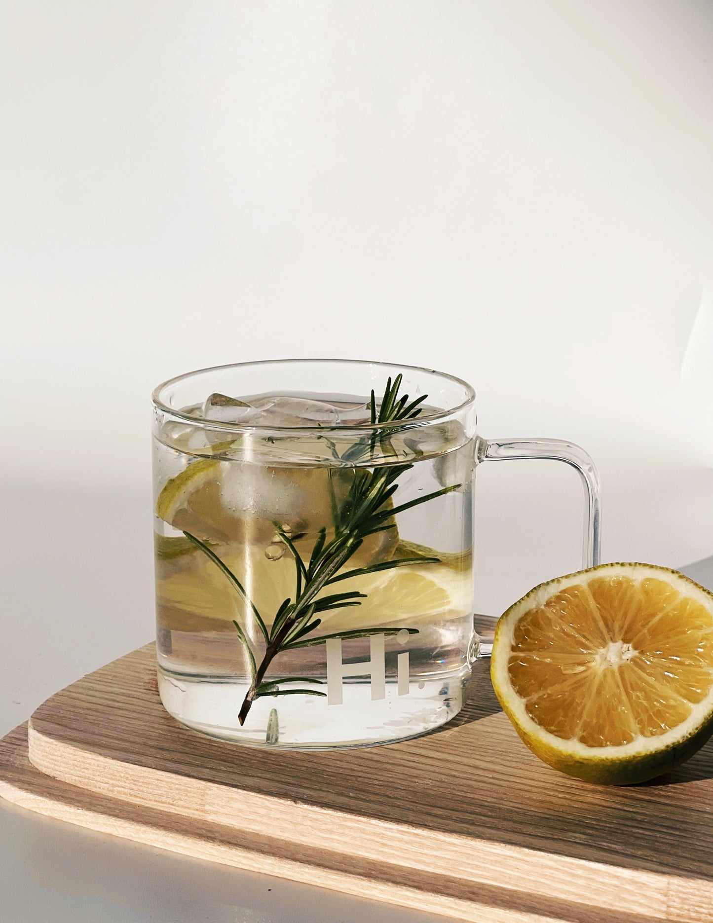Glas met handvat, hi