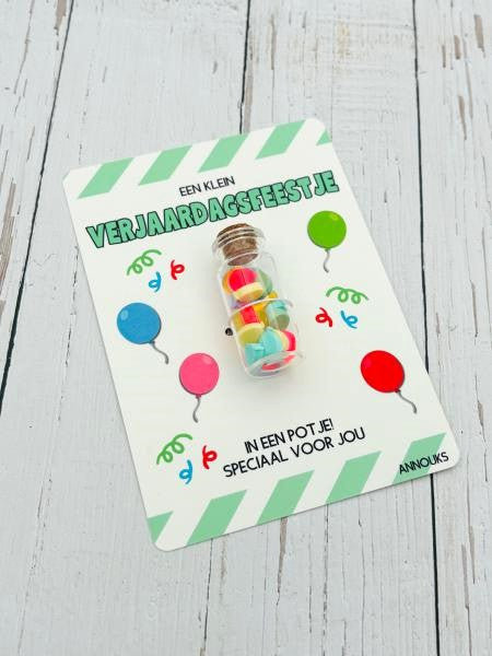 Kaartje "Een klein verjaardagsfeestje"