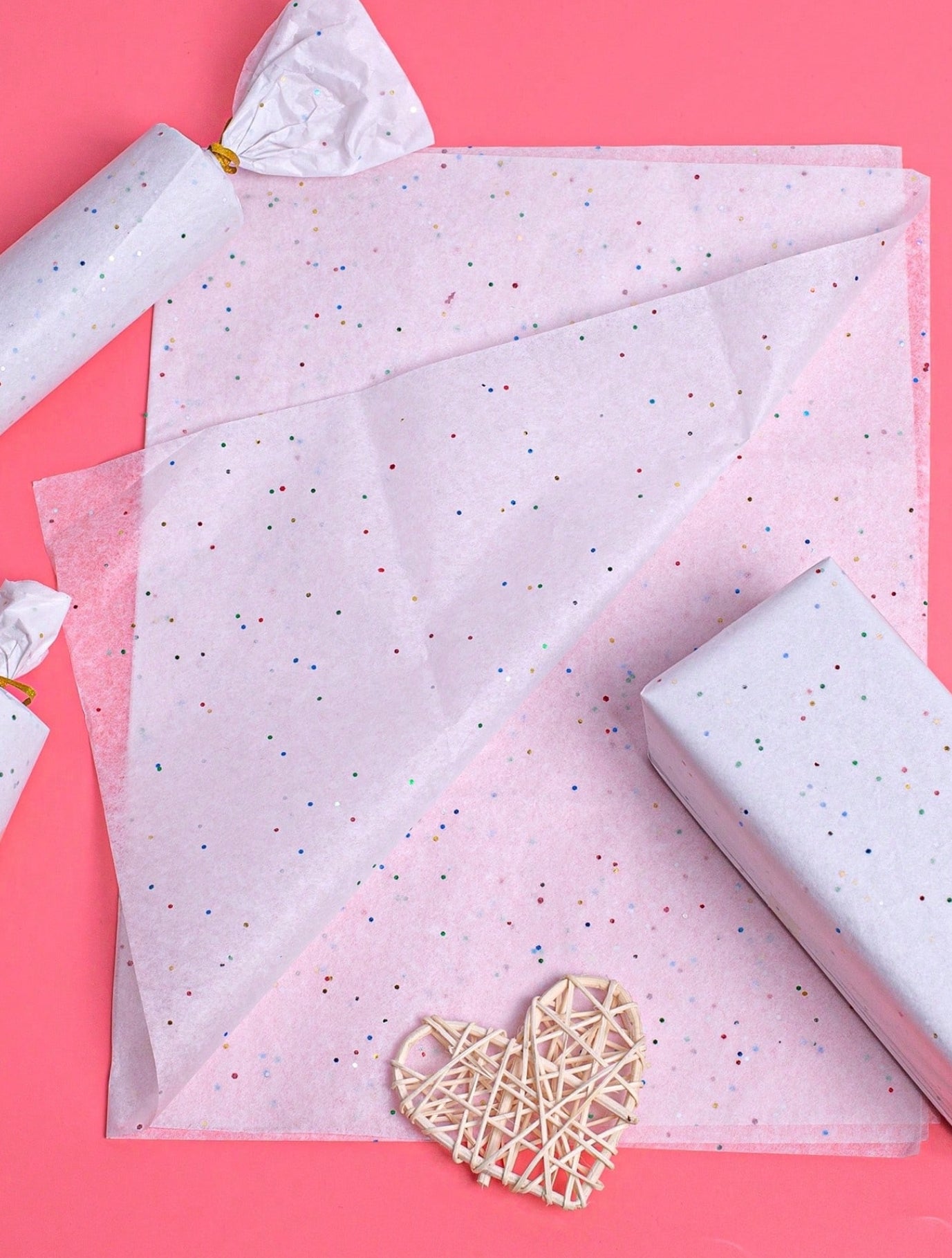 Tweedekans: Groot lot (+/- 350 vellen) geschenk-verpakkingspapier