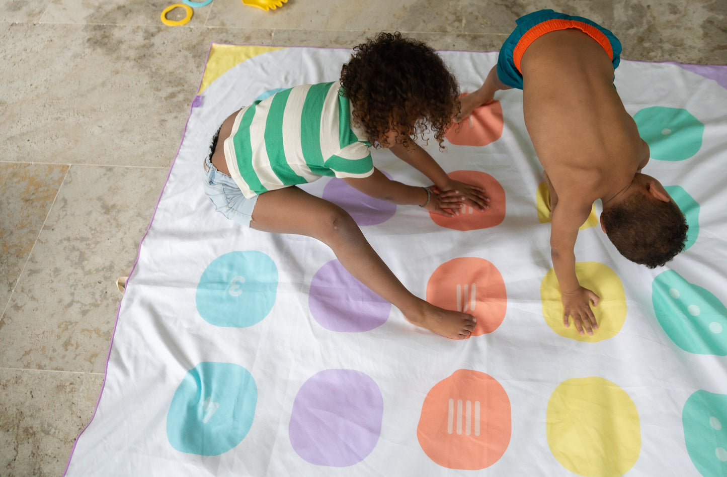 Play Towel - Strandhanddoek - Extra Large - 180 x 180 cm - Balance Game